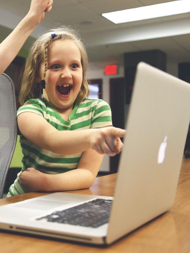 Read more about the article Do You Know These reasons why technology is important for students