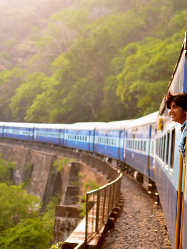 Read more about the article आइये जानते है भारत की सबसे लंबी दूरी तय करने वाली  ट्रेनों के बारे में