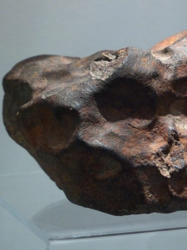 Read more about the article जानिए 15 टन के उल्कापिंड के बारे में, जो पहली बार देखा गया है