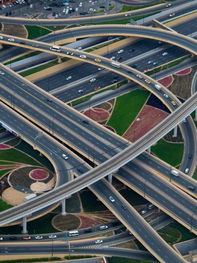 Read more about the article जानिए 262 किलोमीटर लंबे बेंगलुरु-चेन्नई एक्सप्रेसवे के बारे में