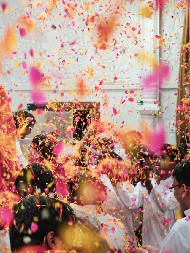 Read more about the article होली के त्यौहार के बारे में महत्वपूर्ण तथ्य, क्या आप जानते हैं?