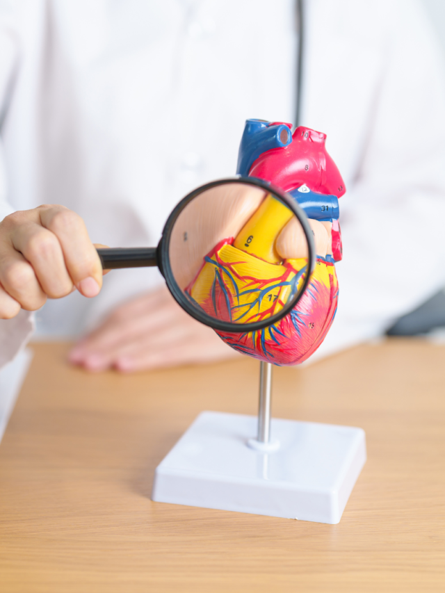 Read more about the article Must know  symptoms before heart attack